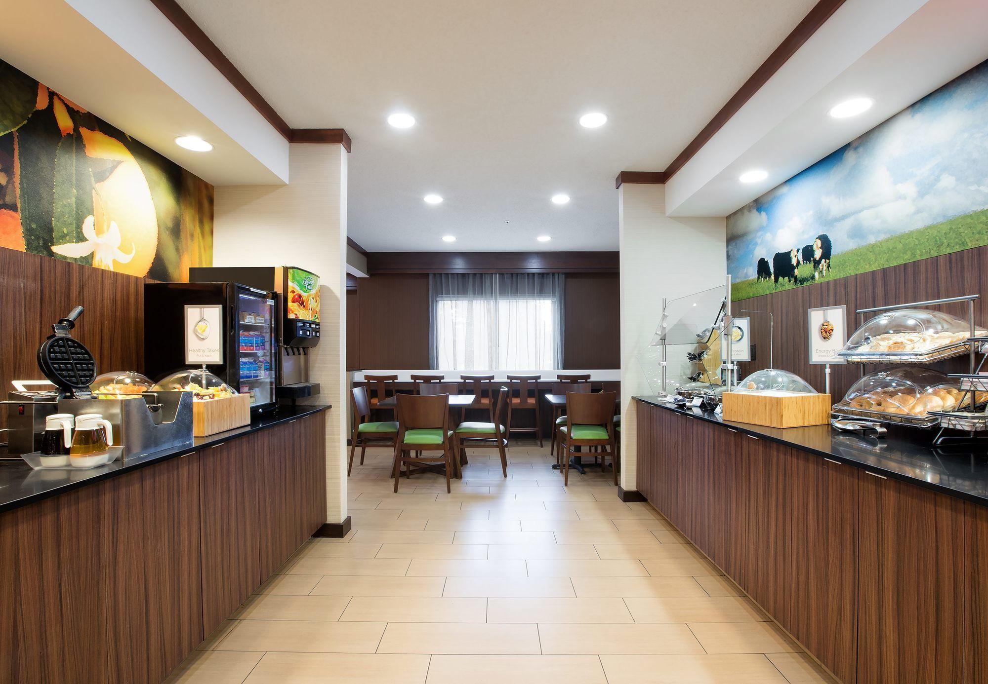 奥斯汀南费尔菲尔德酒店及套房 奧斯汀 外观 照片